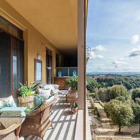 Porta Tufi Luxury Apartment With Private Parking! Siena Luaran gambar