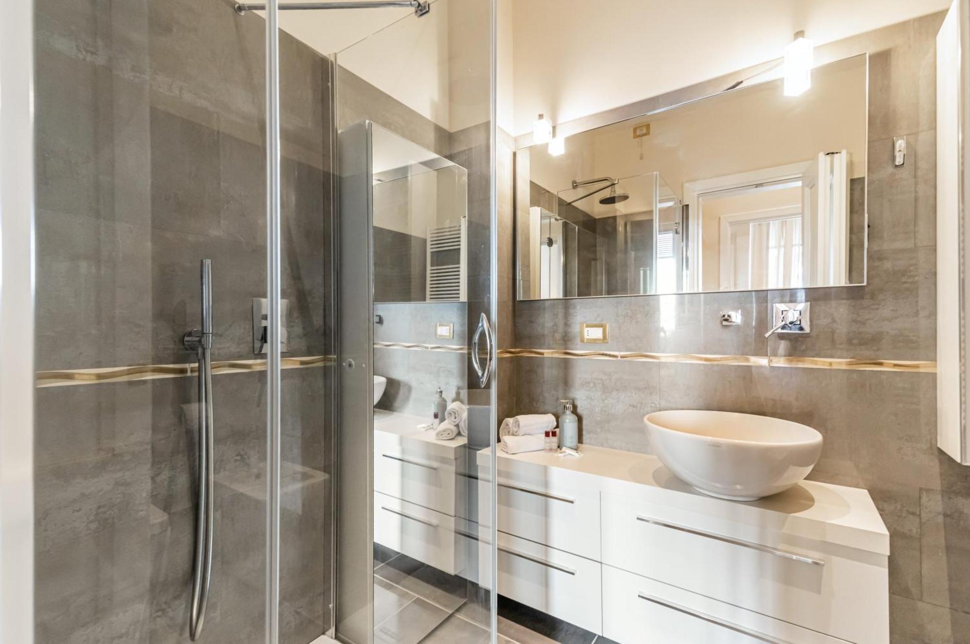 Porta Tufi Luxury Apartment With Private Parking! Siena Luaran gambar
