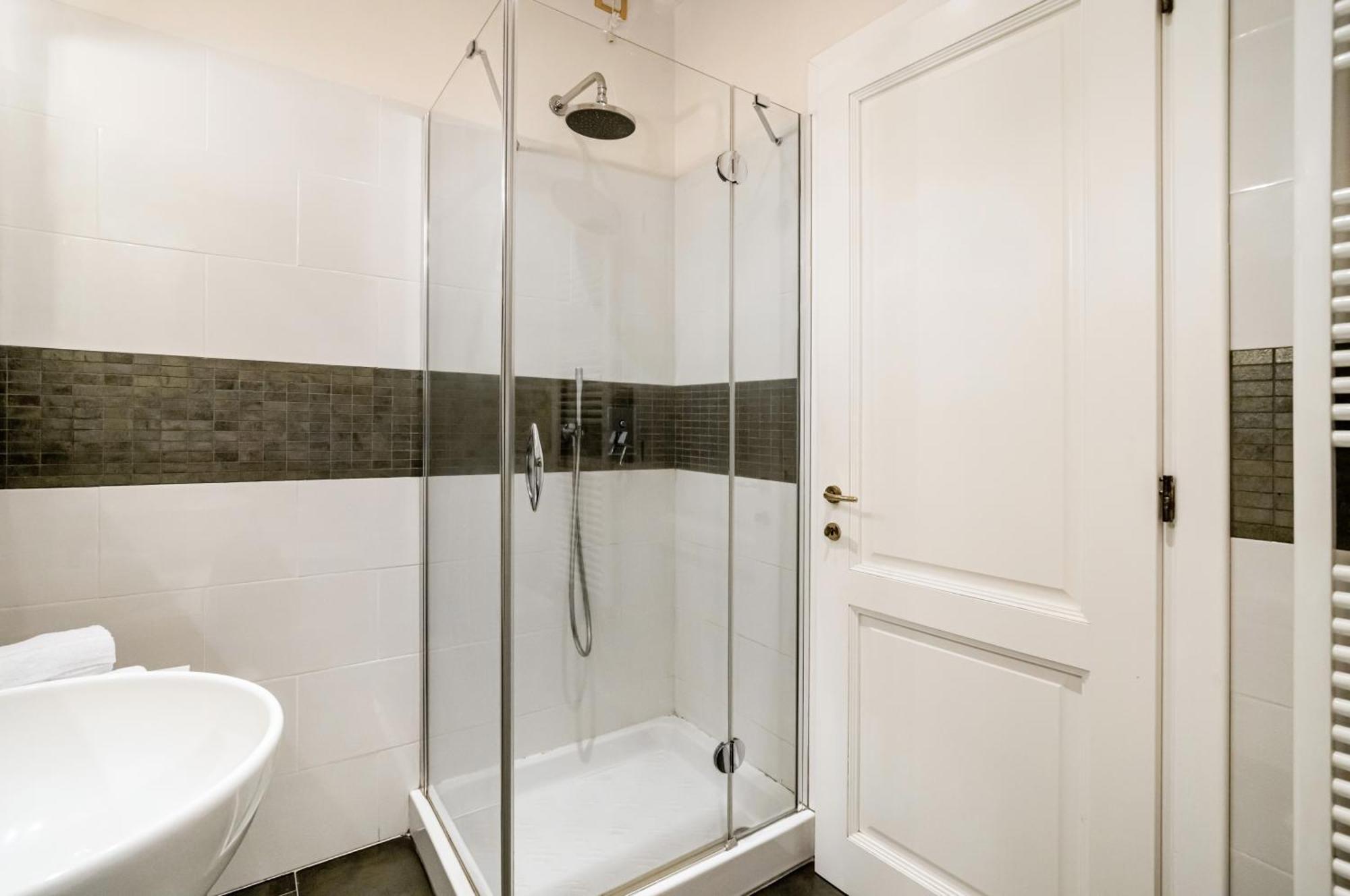 Porta Tufi Luxury Apartment With Private Parking! Siena Luaran gambar